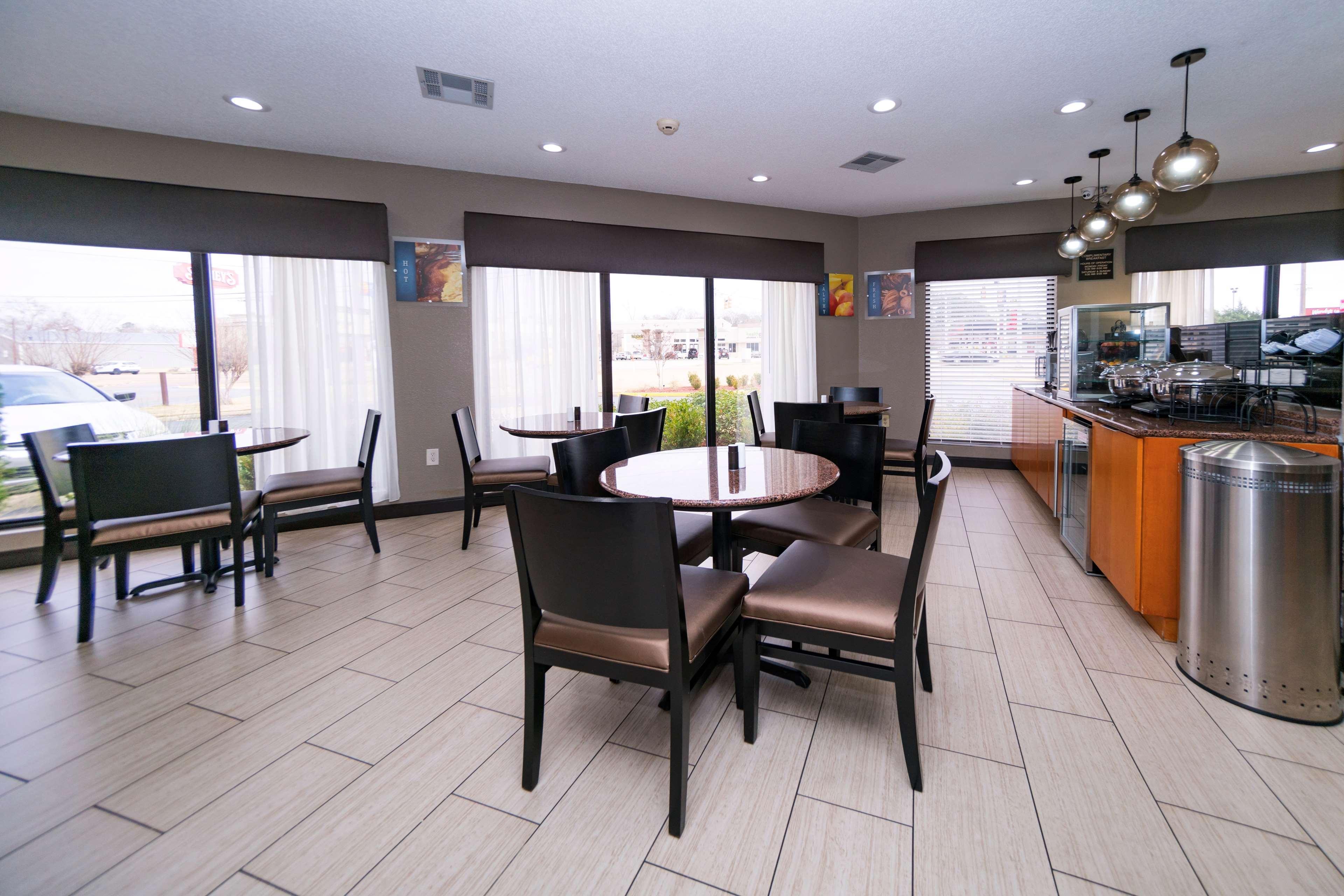 Best Western Airport Inn Pearl Exterior photo
