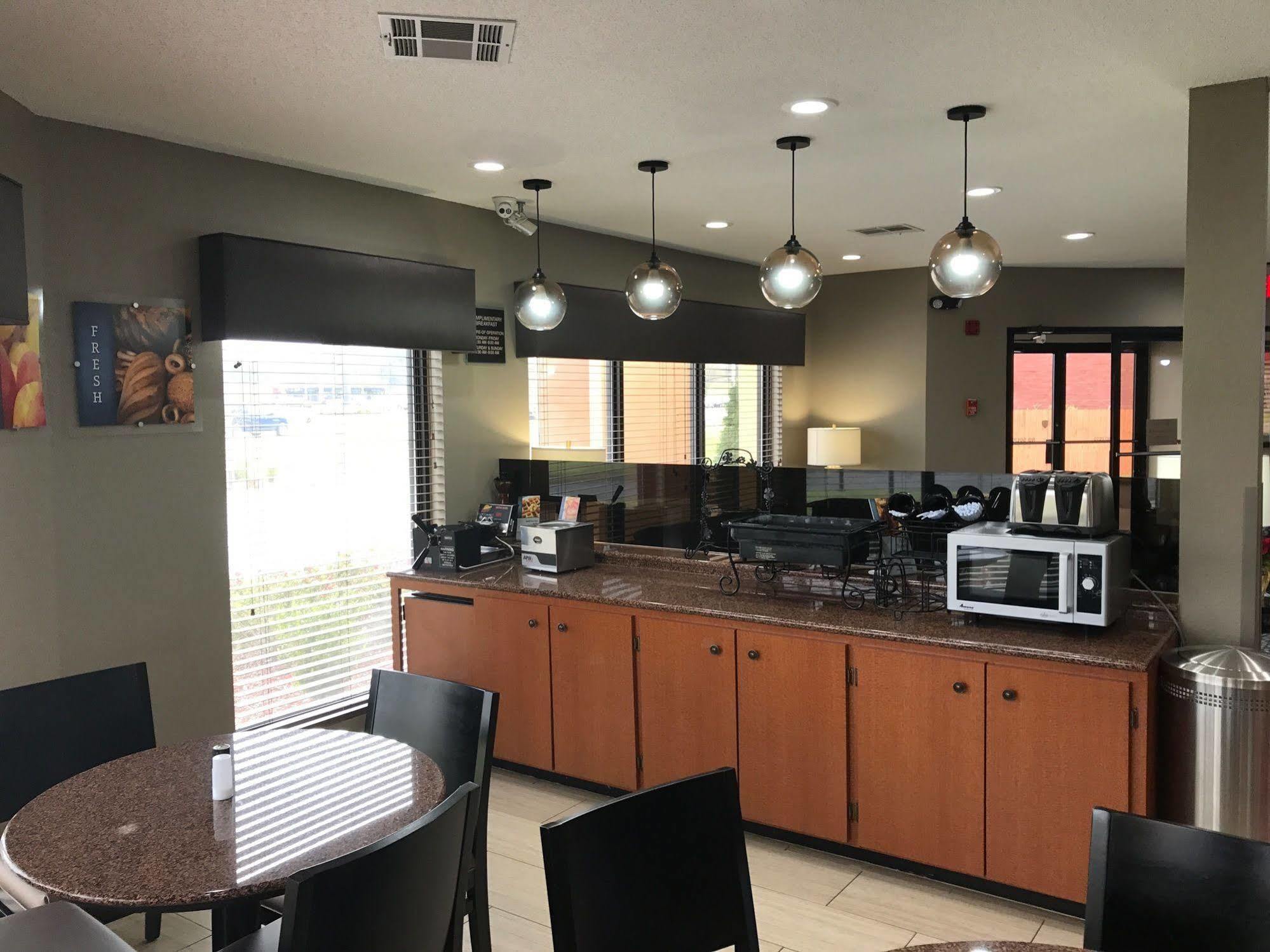 Best Western Airport Inn Pearl Exterior photo